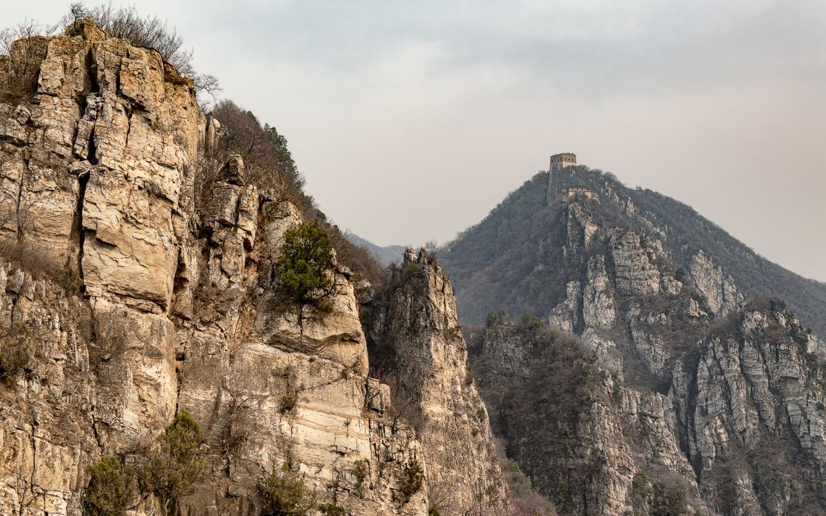 Compare Hikes: Jinshanling-East Gate Hike VS. Jiankou-Mutianyu Hike